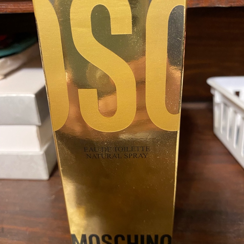 NIB Moschino Gold Box Perfume Spray 1.5
